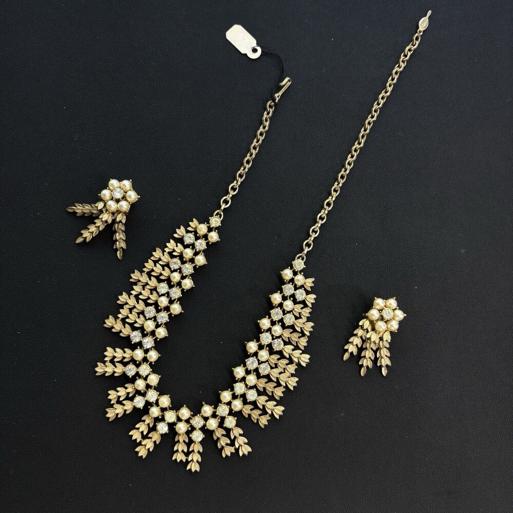 1962 Sarah Coventry "Royal Highness" Gold  3 Pc Set Earrings,Necklace VINTAGE